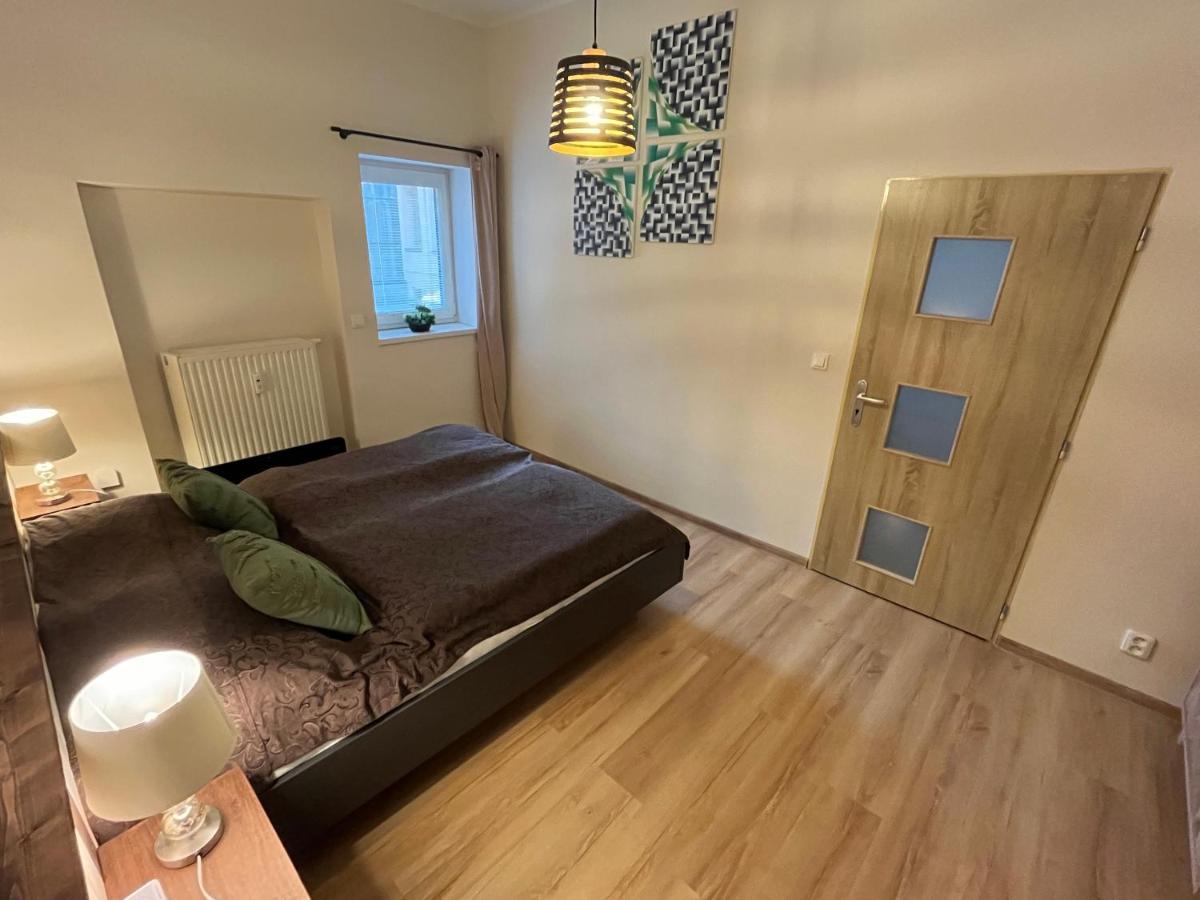 M&M Apartment, Free Parking Karlovy Vary Bagian luar foto